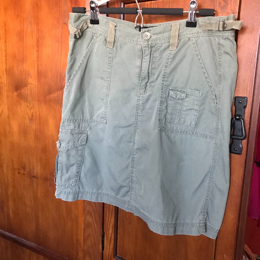 CCO CK Army Green Skirt, Sz6.                 19-27APL